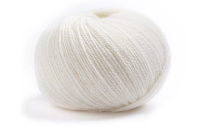 White ball of merino wool and cashmere yarn from Lamana
