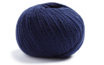 Navy ball of merino wool and cashmere yarn from Lamana