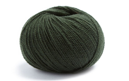 Pine green ball of merino wool and cashmere yarn from Lamana