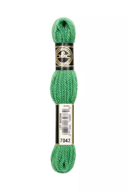 DMC Tapestry Wool Chart - Blanc, Ecru, Noir & 7000 - 7099