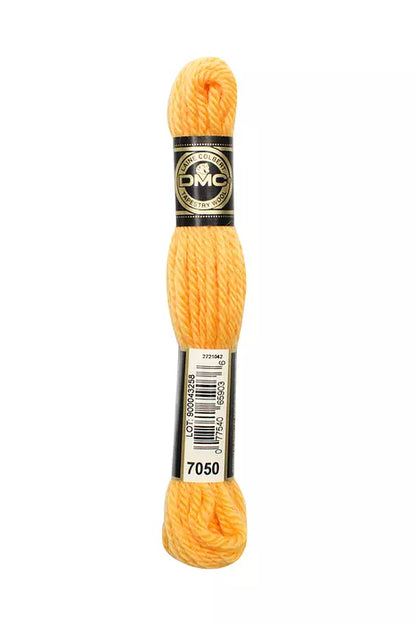 DMC Tapestry Wool Chart - Blanc, Ecru, Noir & 7000 - 7099