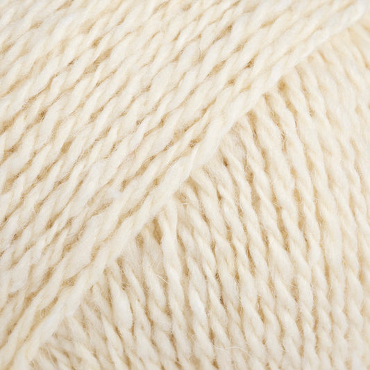 Close-up of off-white wool/alpaca/viscose yarn from Drops