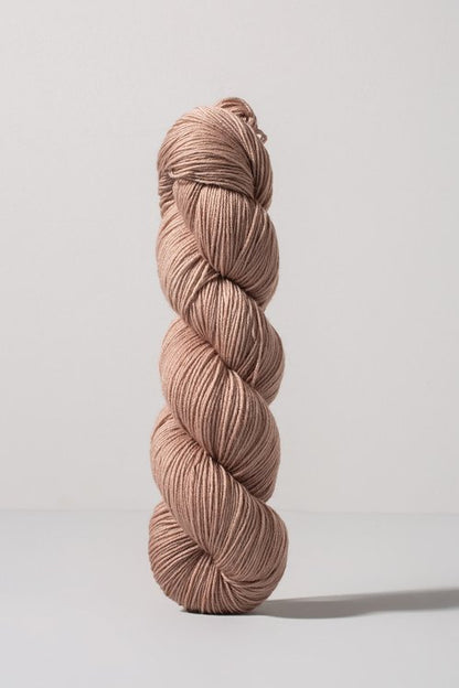 Sand skein of merino and nylon yarn from Urth