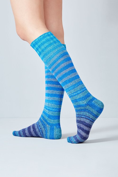 Merino and nylon knit blue tones stripe socks from Urth