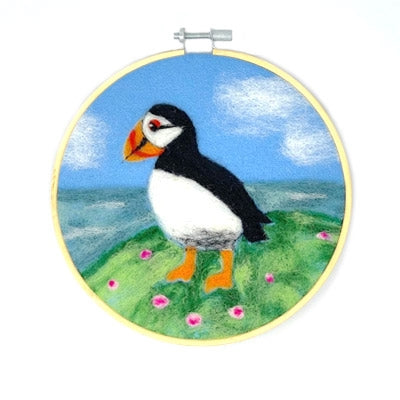 CKC-NF212 Puffin in a Hoop